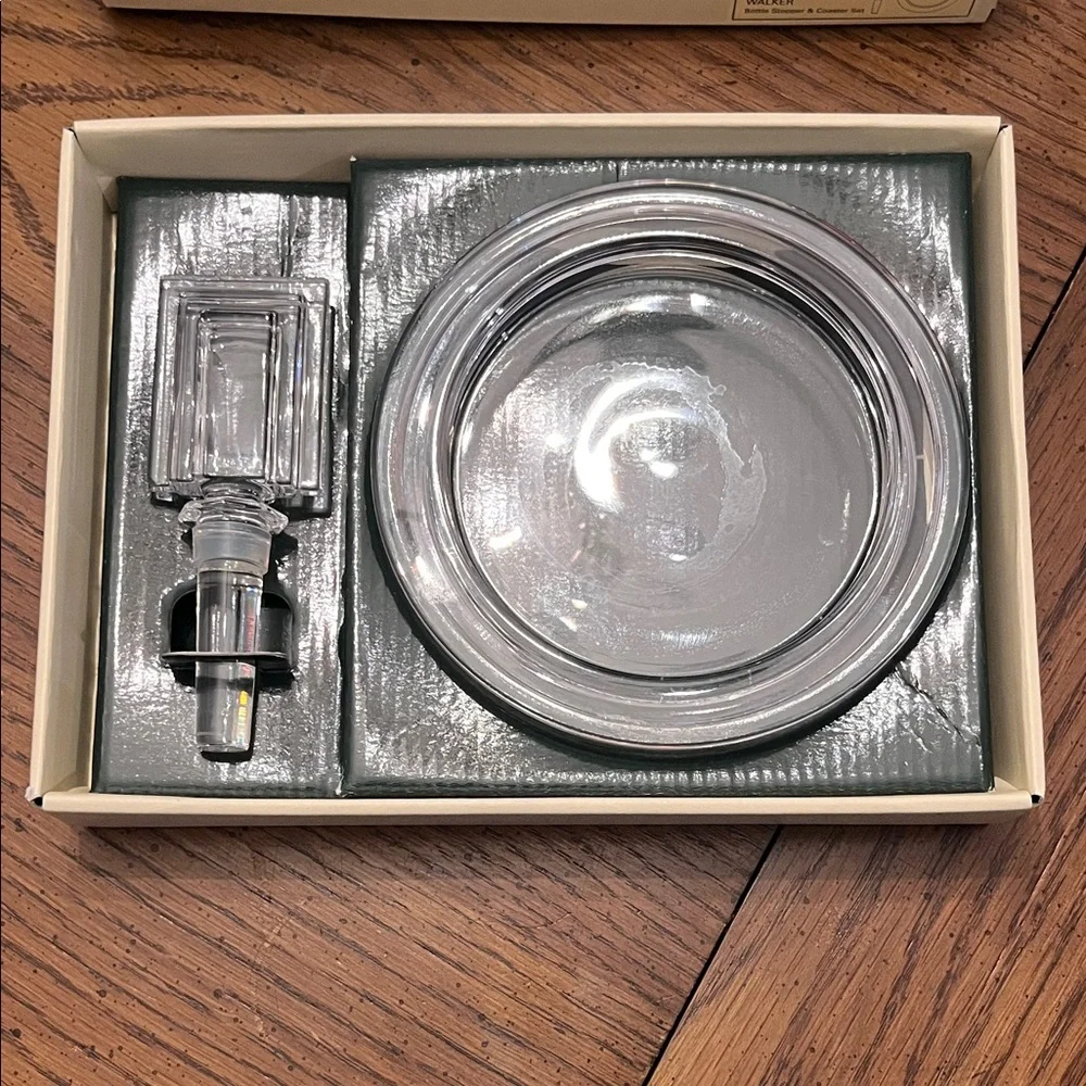 Lauren Ralph Lauren Walker Bottle Stopper and Coaster‎ Set